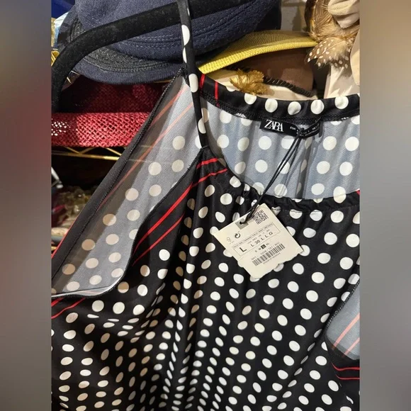 257 // NWT Zara hankerchief top // L - Picture 5 of 5